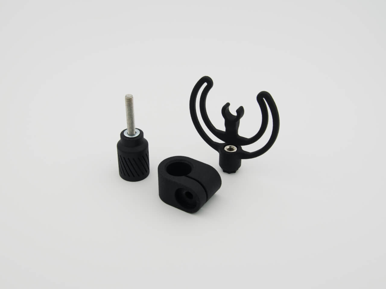 Lyre clamp kit for Ø15mm rods - what is in the bag