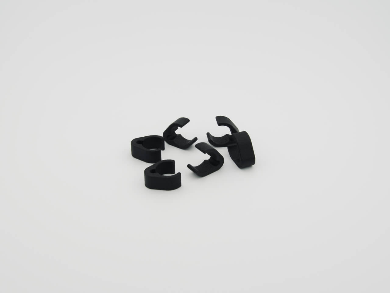 Cable clamps for Ø15mm rods - what is in the bag
