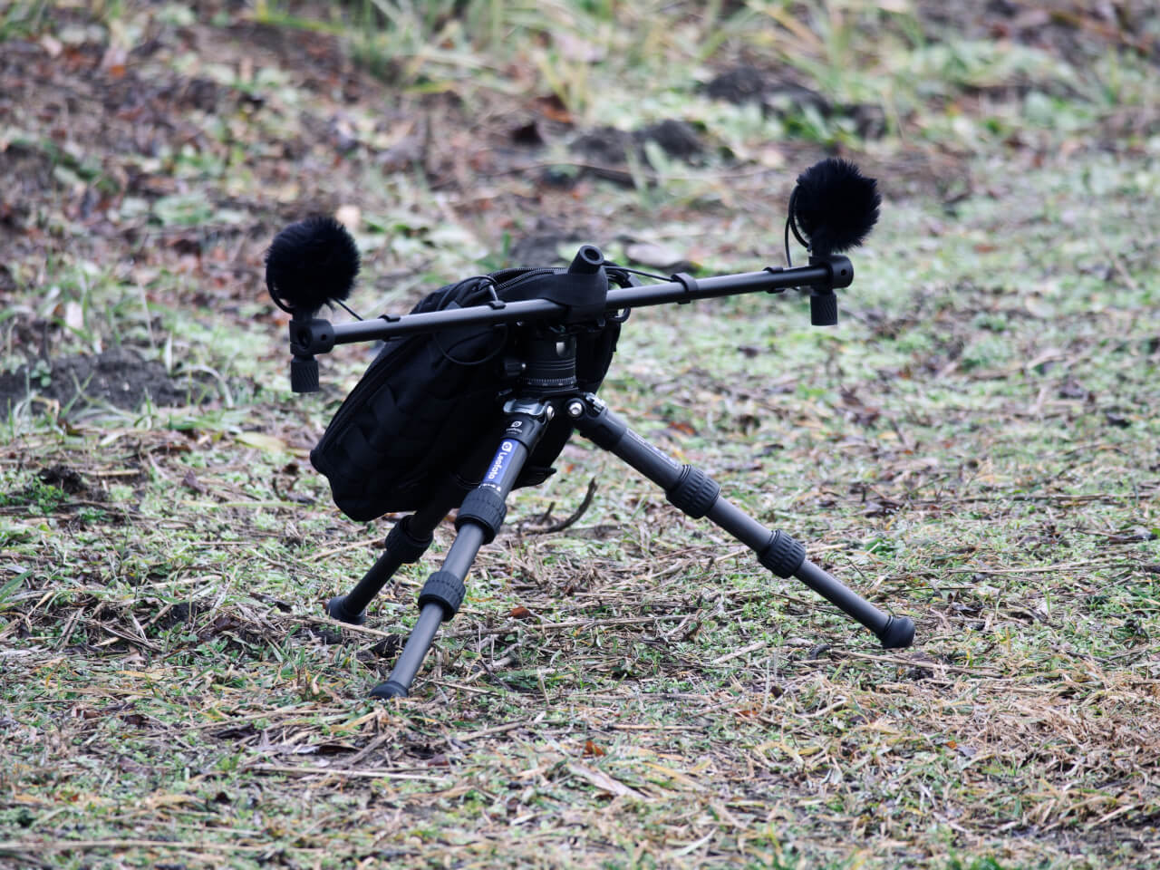 Prutka microphone stereo bar - assembled bar on photo tripod
